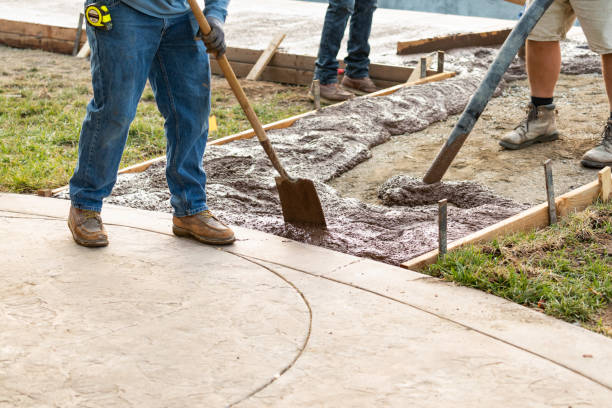 Best Concrete Walkway Installation  in Lansing, MI